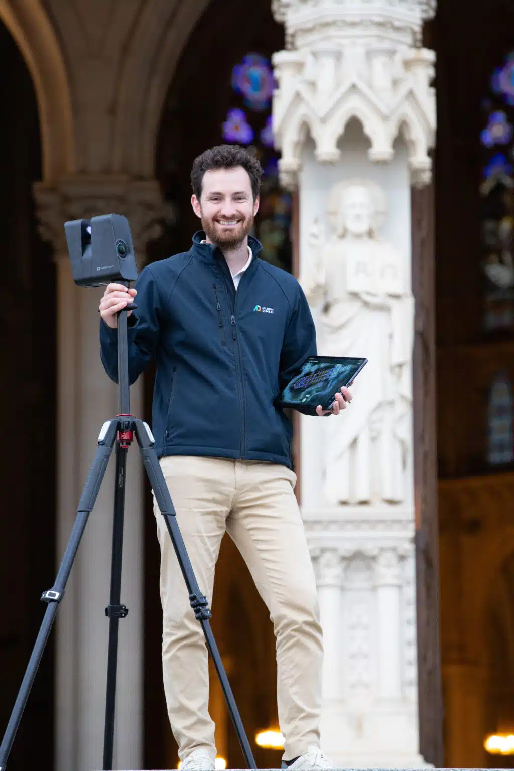 David Chapet, d'Atlantic Digital, en captation avec la caméra Matterport