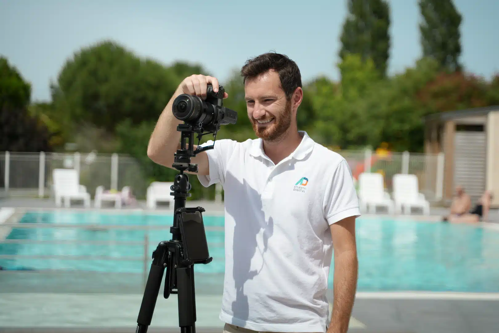 Photographe d'Atlantic Digital en captation d'une visite virtuelle 360°