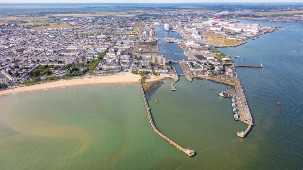 Vue aérienne du port de Saint-Nazaire